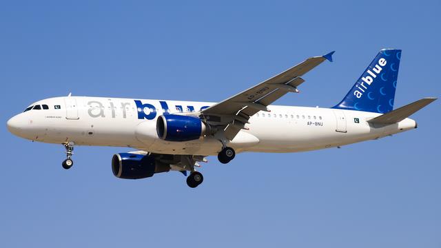 AP-BNU:Airbus A320-200:Airblue